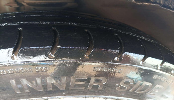 2007 Maruti Wagon R LXI MINOR, CNG, Manual, 1,34,767 km, Left Front Tyre Tread