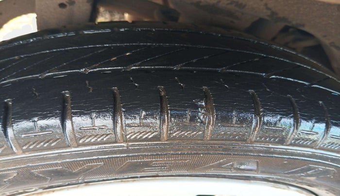 2007 Maruti Wagon R LXI MINOR, CNG, Manual, 1,34,767 km, Right Rear Tyre Tread