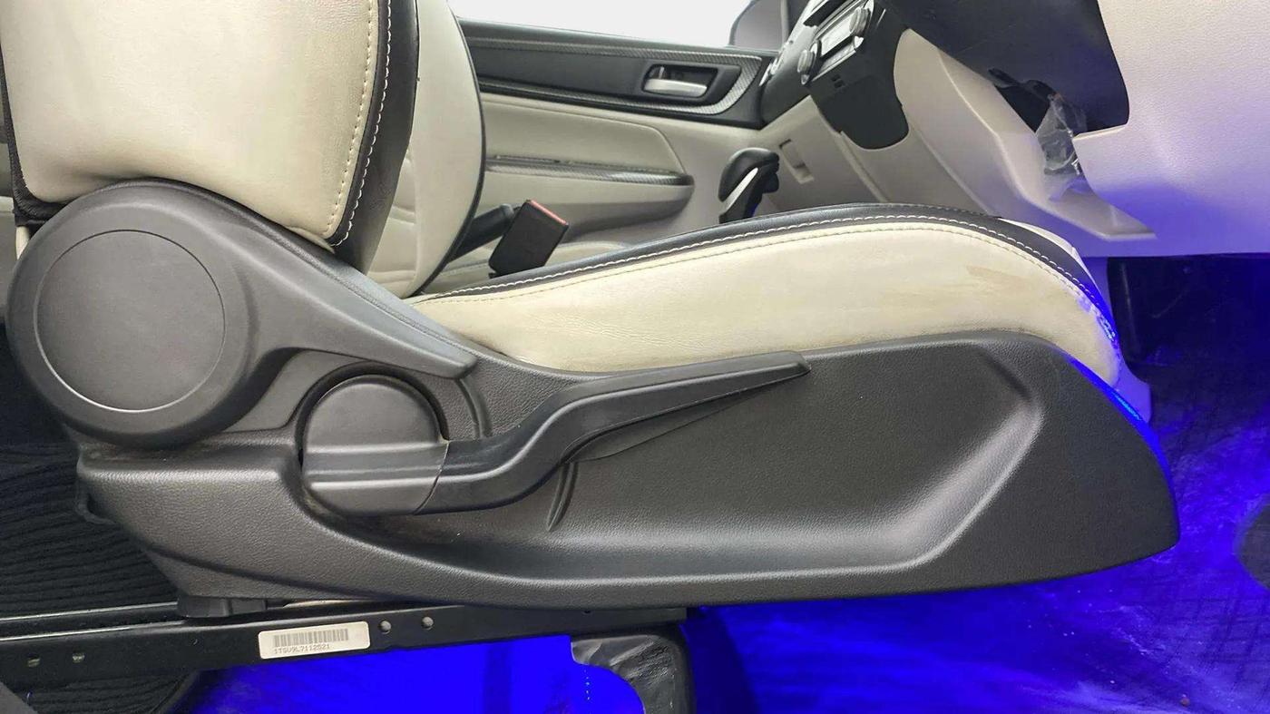 2023 Honda Amaze 1.2L I-VTEC VX CVT, Petrol, Automatic, 24,687 km, Driver Side Adjustment Panel