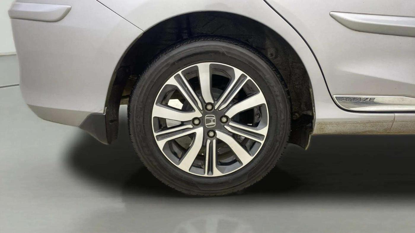 2023 Honda Amaze 1.2L I-VTEC VX CVT, Petrol, Automatic, 24,687 km, Right Rear Wheel