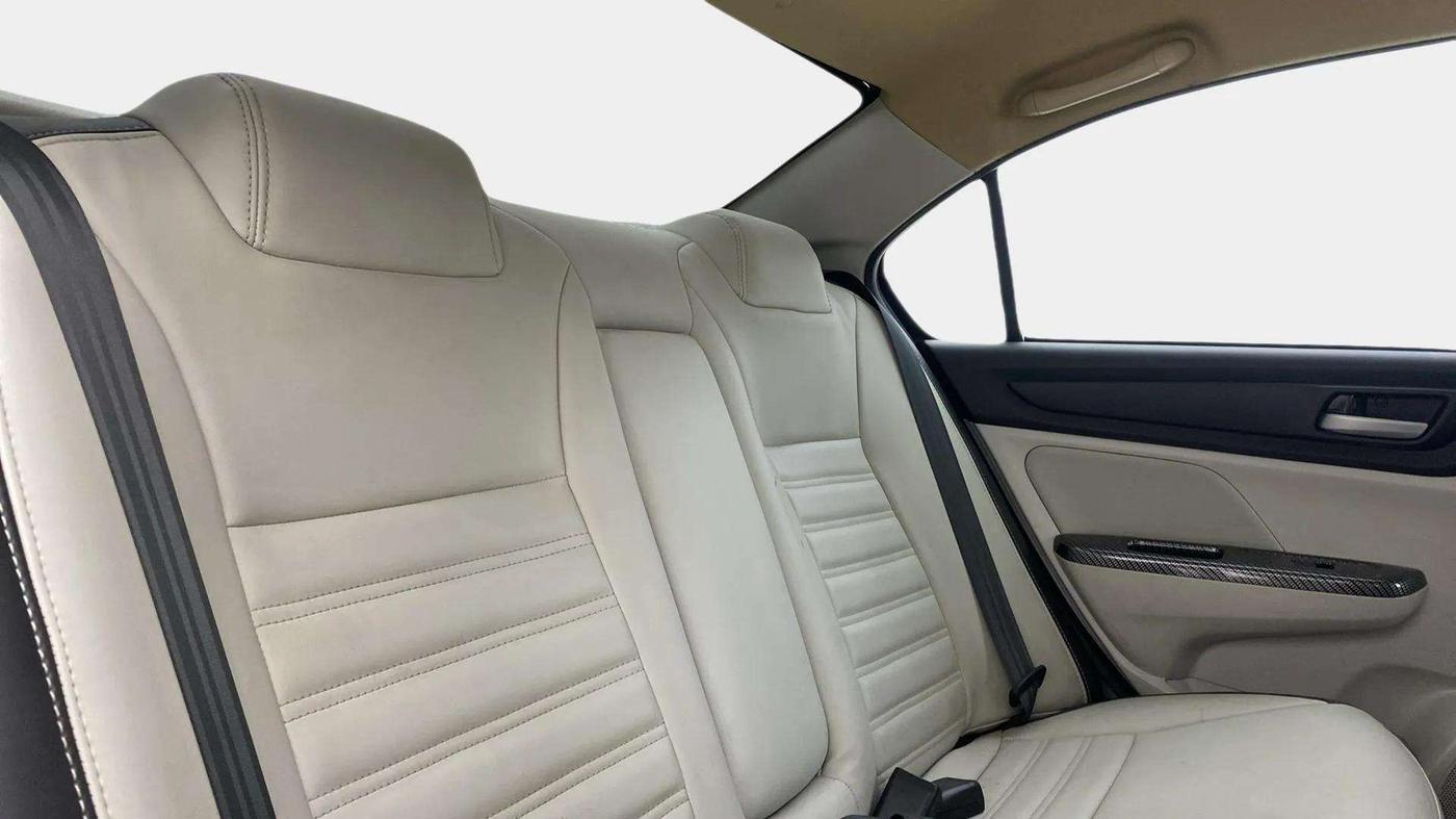 2023 Honda Amaze 1.2L I-VTEC VX CVT, Petrol, Automatic, 24,687 km, Right Side Rear Door Cabin
