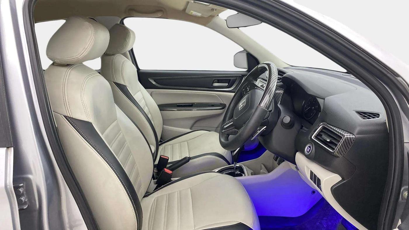 2023 Honda Amaze 1.2L I-VTEC VX CVT, Petrol, Automatic, 24,687 km, Right Side Front Door Cabin