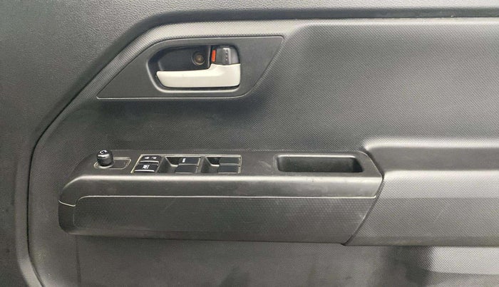 2021 Maruti New Wagon-R VXI 1.0 AMT, Petrol, Automatic, 57,166 km, Driver Side Door Panels Control