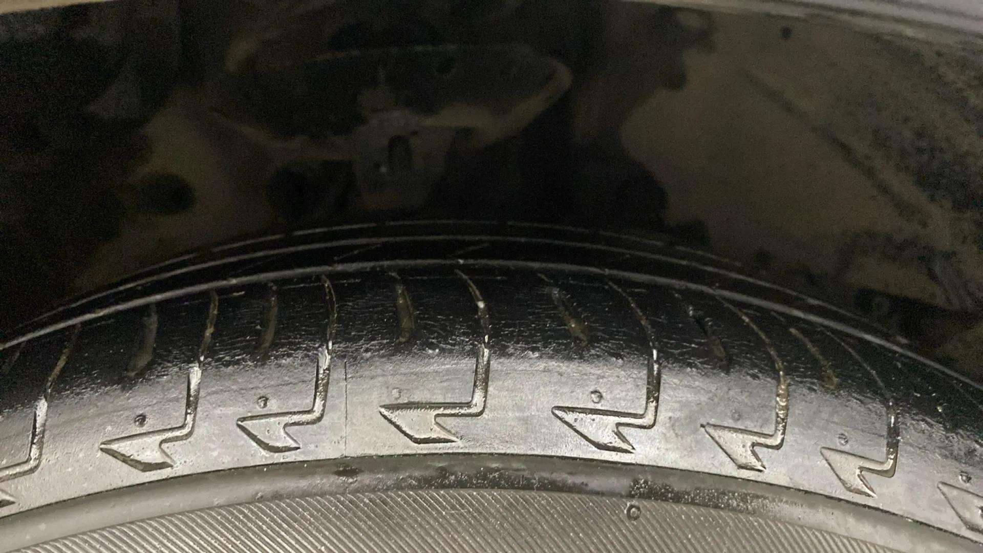 RHS-Front-Tyre-Tread-18