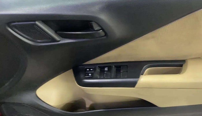 2014 Honda City 1.5L I-DTEC SV, Diesel, Manual, 1,32,099 km, Driver Side Door Panels Control