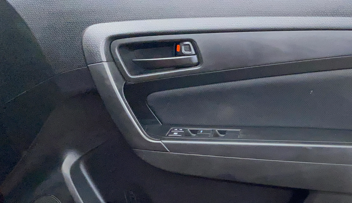 2022 Maruti Vitara Brezza VXI, Petrol, Manual, 30,036 km, Driver Side Door Panels Control