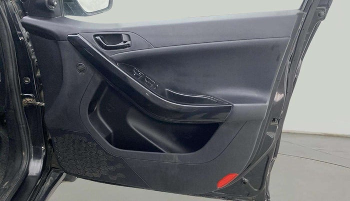 2022 Tata NEXON XZ PLUS DIESEL DARK EDITION, Diesel, Manual, 67,087 km, Driver Side Door Panels Control