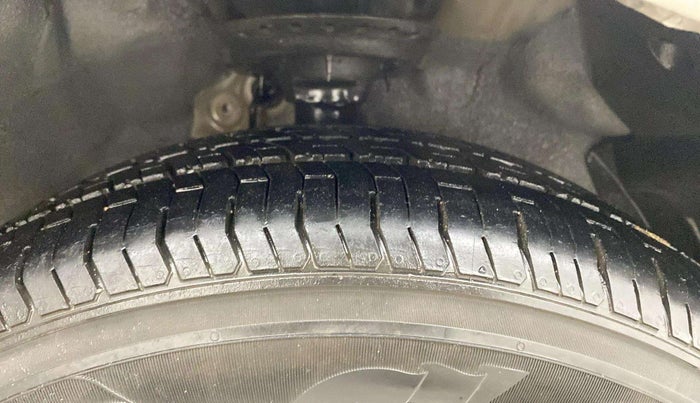 2012 Hyundai i20 MAGNA 1.2, Petrol, Manual, 69,741 km, Right Front Tyre Tread