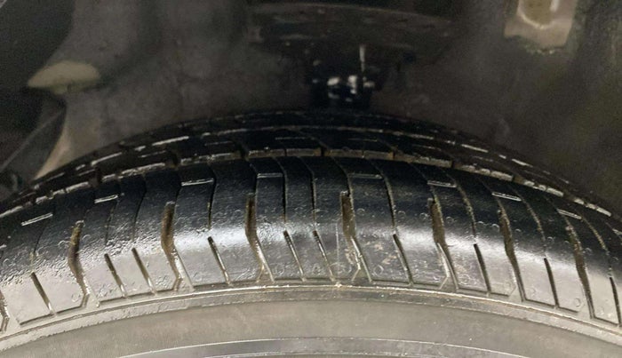 2012 Hyundai i20 MAGNA 1.2, Petrol, Manual, 69,741 km, Left Front Tyre Tread