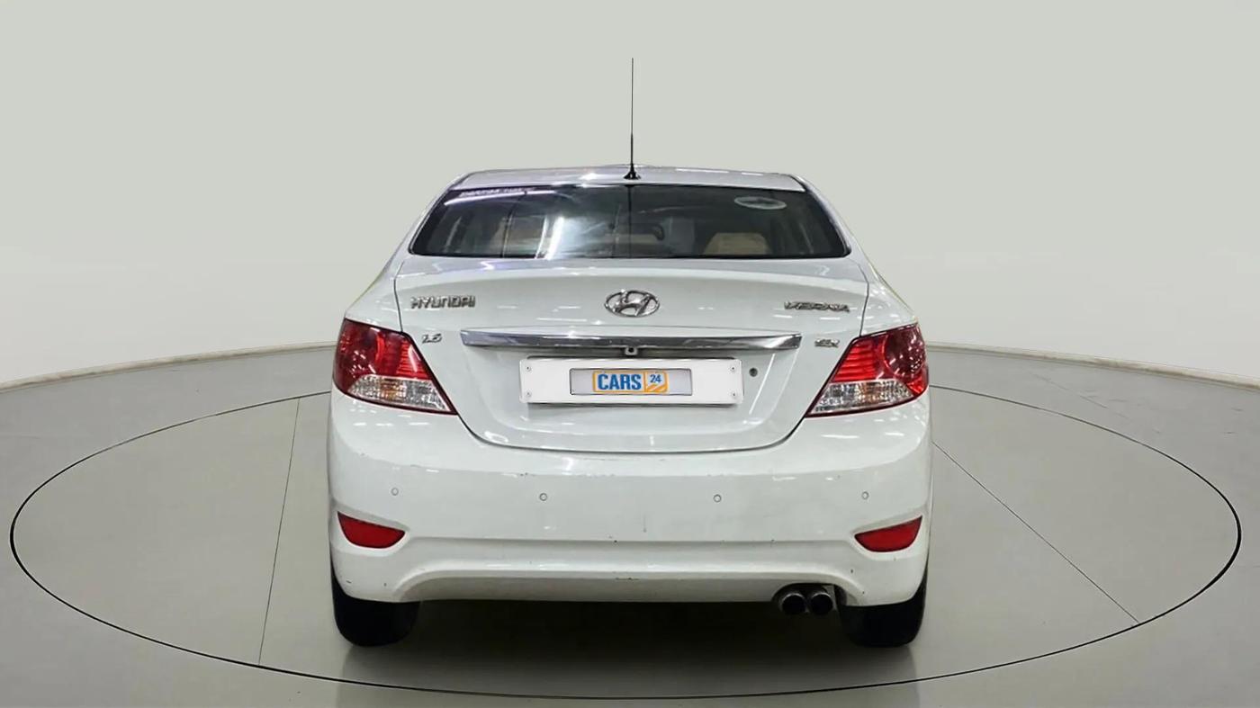 2013 Hyundai Verna FLUIDIC 1.6 CRDI SX, Diesel, Manual, 94,966 km, Back/Rear