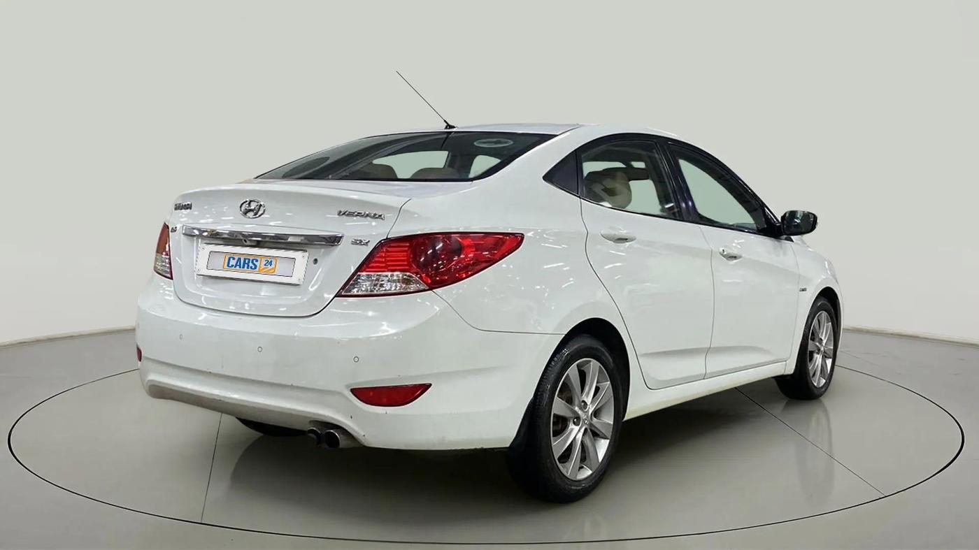 2013 Hyundai Verna FLUIDIC 1.6 CRDI SX, Diesel, Manual, 94,966 km, Right Back Diagonal
