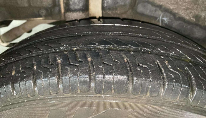 2017 Maruti Swift VXI, Petrol, Manual, 65,365 km, Right Rear Tyre Tread
