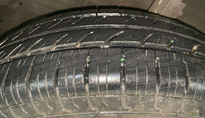 2017 Maruti Swift VXI, Petrol, Manual, 65,365 km, Left Front Tyre Tread