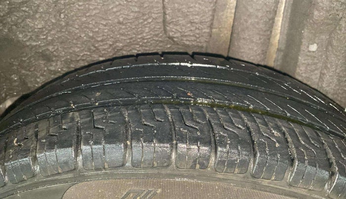 2017 Maruti Swift VXI, Petrol, Manual, 65,365 km, Left Rear Tyre Tread