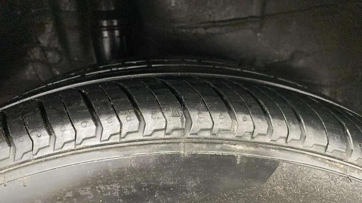2017 Honda WR-V 1.2L I-VTEC VX MT, Petrol, Manual, 46,693 km, Right Rear Tyre Tread