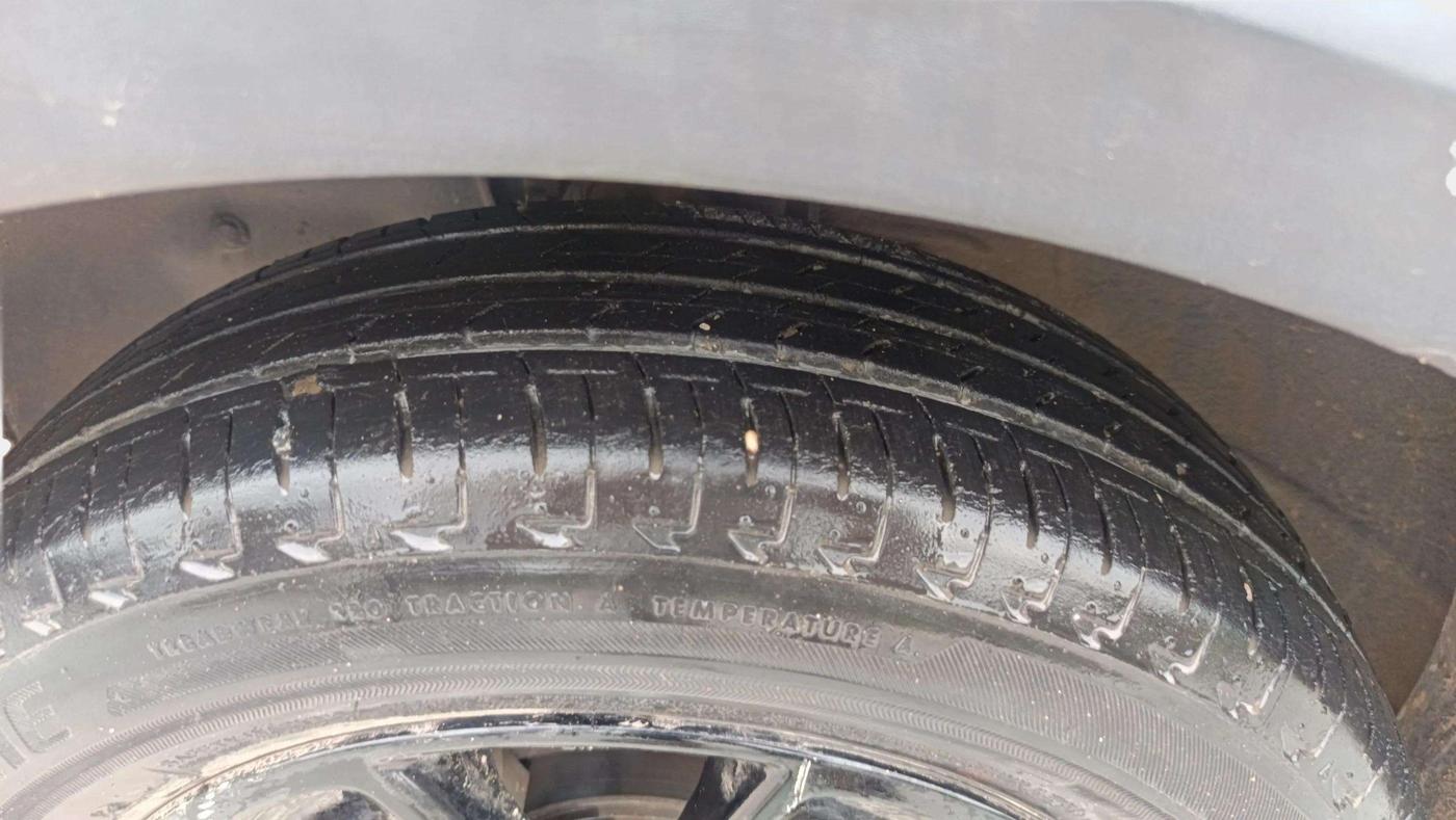 2018 Maruti IGNIS ALPHA 1.2 AMT, Petrol, Automatic, 25,018 km, Left Front Tyre Tread