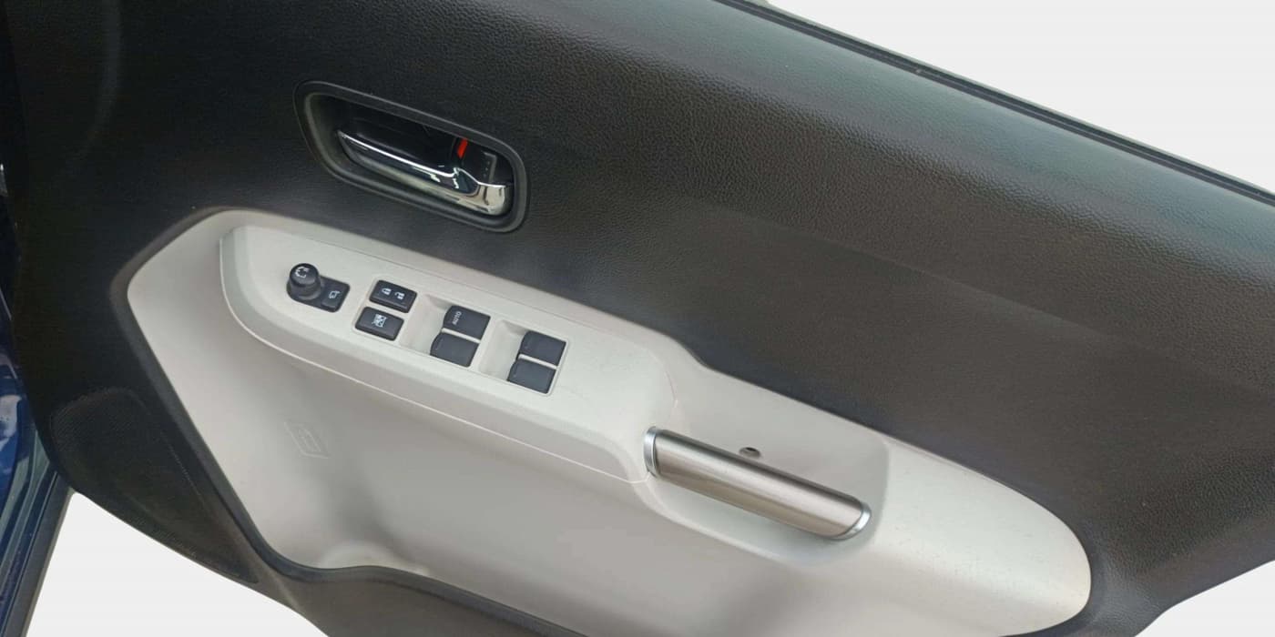 2018 Maruti IGNIS ALPHA 1.2 AMT, Petrol, Automatic, 25,018 km, Driver Side Door Panels Control
