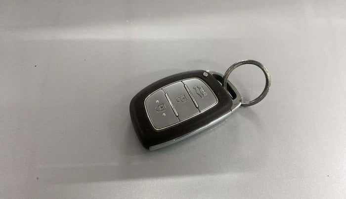 2015 Hyundai Xcent SX 1.2 (O), Petrol, Manual, 57,407 km, Key Close Up