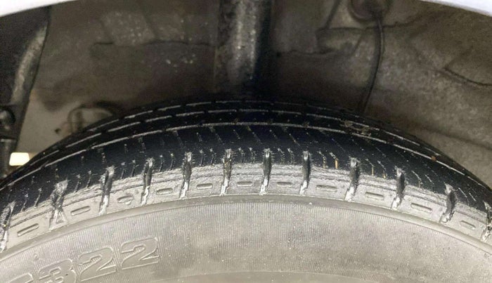2015 Hyundai Grand i10 ASTA (O) 1.2 KAPPA VTVT, Petrol, Manual, 1,06,281 km, Right Rear Tyre Tread