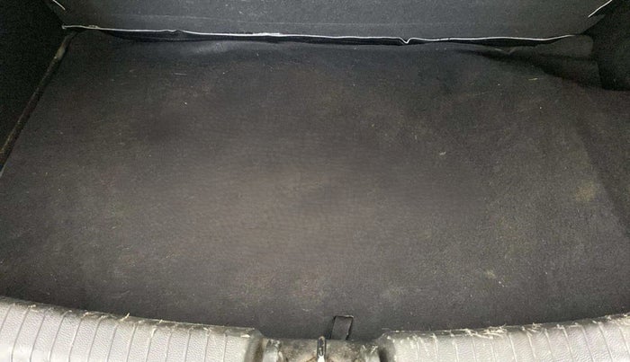 2015 Hyundai Grand i10 ASTA (O) 1.2 KAPPA VTVT, Petrol, Manual, 1,06,281 km, Boot Inside