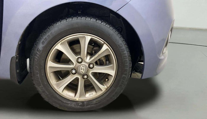 2015 Hyundai Grand i10 ASTA (O) 1.2 KAPPA VTVT, Petrol, Manual, 1,06,281 km, Right Front Wheel