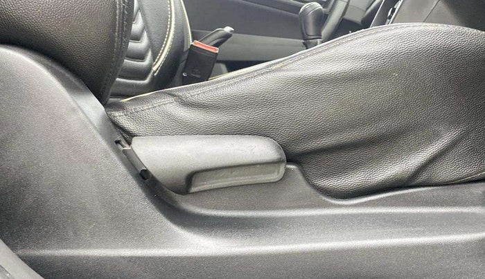 2017 Maruti Vitara Brezza VDI (O), Diesel, Manual, 90,297 km, Driver Side Adjustment Panel
