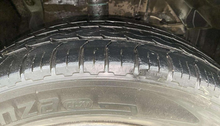 2017 Maruti Vitara Brezza VDI (O), Diesel, Manual, 90,297 km, Right Front Tyre Tread