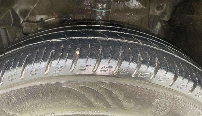 2017 Maruti Vitara Brezza VDI (O), Diesel, Manual, 90,297 km, Left Front Tyre Tread