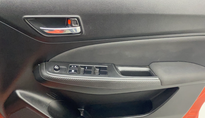 2020 Maruti Swift VXI, Petrol, Manual, 31,699 km, Driver Side Door Panels Control
