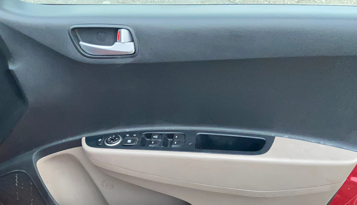 2018 Hyundai Grand i10 SPORTZ 1.2 KAPPA VTVT, Petrol, Manual, 48,054 km, Driver Side Door Panels Control