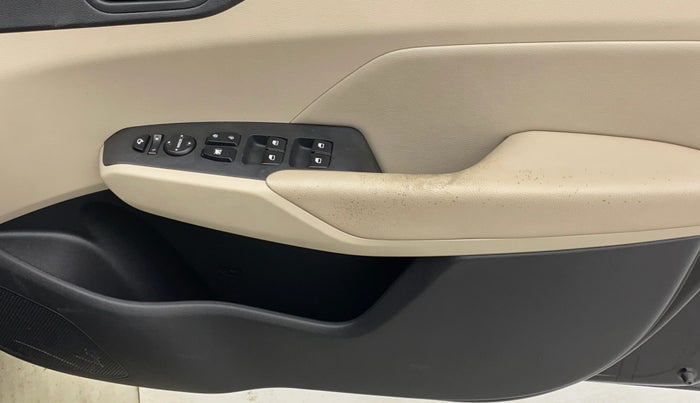 2021 Hyundai Verna SX (O)1.5 VTVT, Petrol, Manual, 18,329 km, Driver Side Door Panels Control