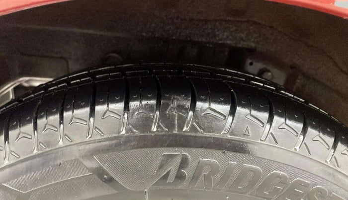 2013 Hyundai Eon MAGNA +, Petrol, Manual, 46,611 km, Right Rear Tyre Tread