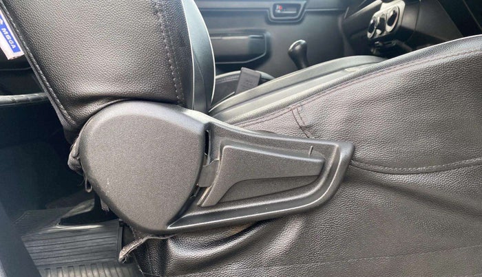 2020 Maruti S PRESSO VXI+, Petrol, Manual, 52,805 km, Driver Side Adjustment Panel