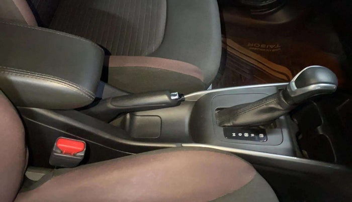 2024 Toyota Urban Cruiser Taisor V 1.0 Petrol AT, Petrol, Automatic, 6,681 km, Gear Lever
