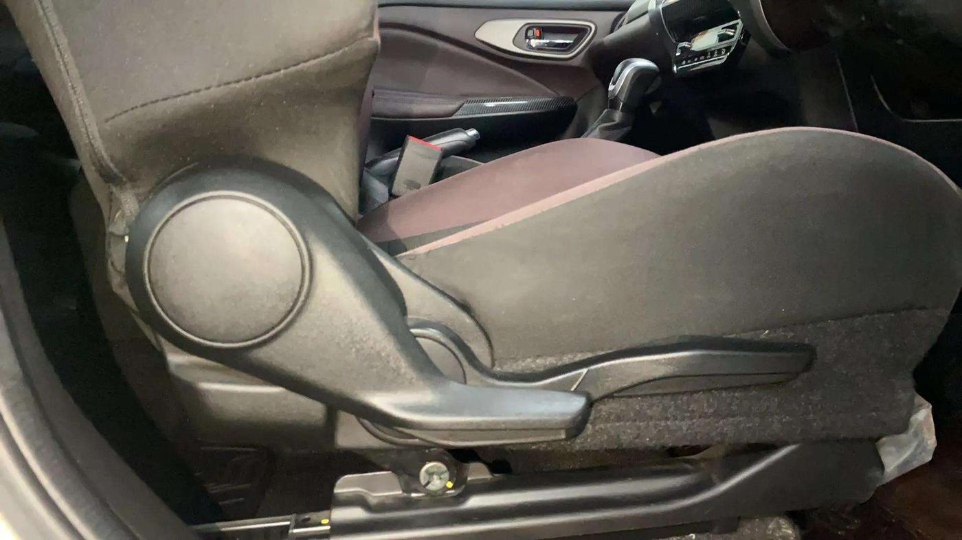 2024 Toyota Urban Cruiser Taisor V 1.0 Petrol AT, Petrol, Automatic, 6,728 km, Driver Side Adjustment Panel