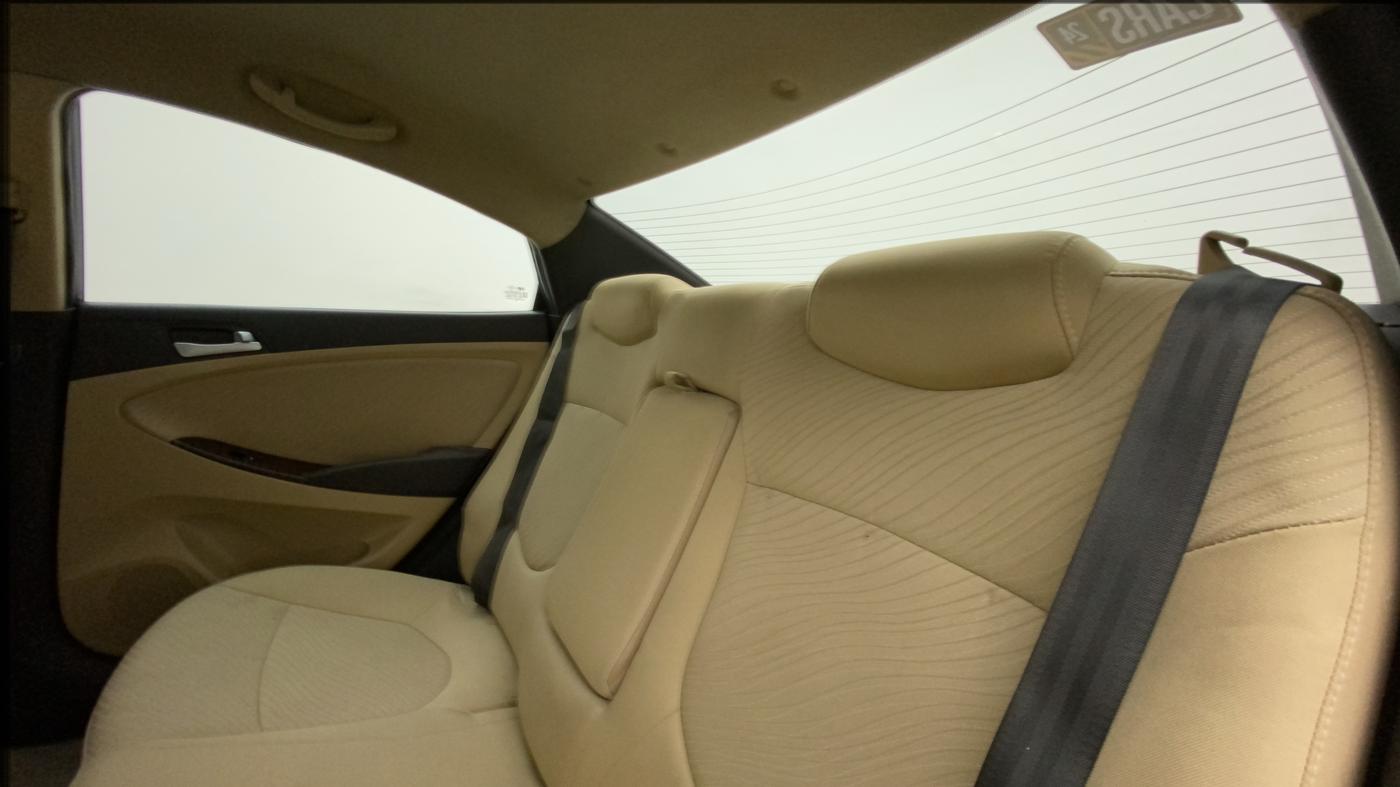 2015 Hyundai Verna FLUIDIC 4S 1.6 VTVT S(O), Petrol, Manual, 95,193 km, Right Side Rear Door Cabin