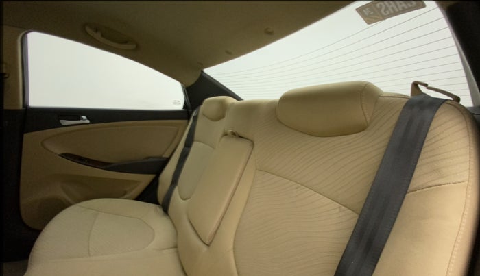 2015 Hyundai Verna FLUIDIC 4S 1.6 VTVT S(O), Petrol, Manual, 95,193 km, Right Side Rear Door Cabin