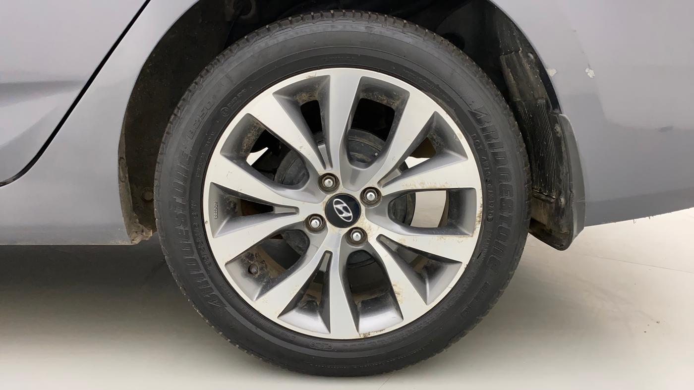 2015 Hyundai Verna FLUIDIC 4S 1.6 VTVT S(O), Petrol, Manual, 95,193 km, Left Rear Wheel