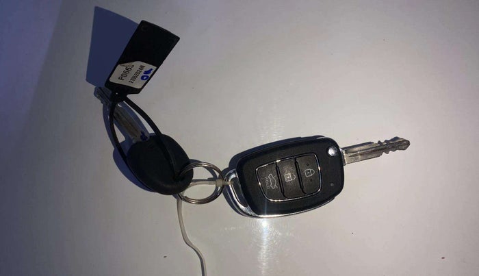 2024 Hyundai EXTER SX 1.2 MT, Petrol, Manual, 7,112 km, Key Close Up