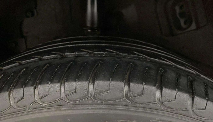 2018 Tata NEXON XZ PETROL, Petrol, Manual, 14,176 km, Right Rear Tyre Tread