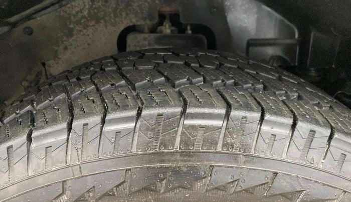 2020 Mahindra Thar LX HARD TOP 4WD MT, Diesel, Manual, 97,922 km, Right Front Tyre Tread
