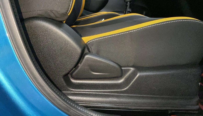2024 Renault Kwid CLIMBER MT 1.0, Petrol, Manual, 2,823 km, Driver Side Adjustment Panel