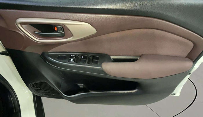 2024 Maruti FRONX SIGMA 1.2 MT, Petrol, Manual, 12,471 km, Driver Side Door Panels Control