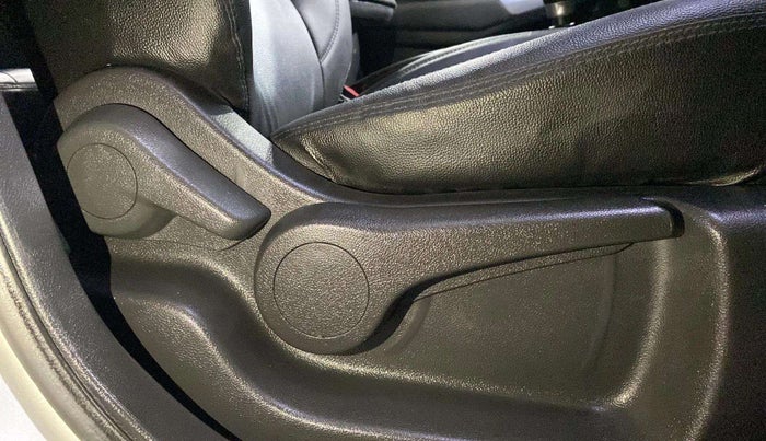 2019 Nissan Kicks XL DIESEL, Diesel, Manual, 46,606 km, Driver Side Adjustment Panel