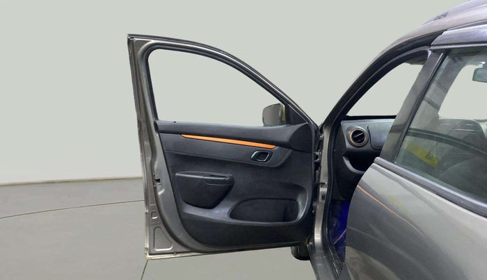 2017 Renault Kwid CLIMBER 1.0, CNG, Manual, 1,28,051 km, LHS Front Door