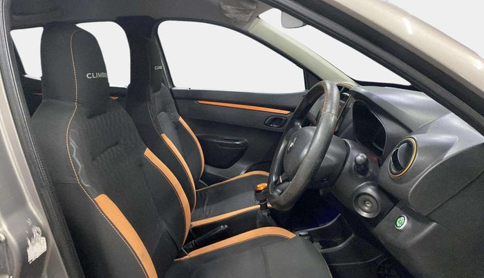 2017 Renault Kwid CLIMBER 1.0, CNG, Manual, 1,28,051 km, Right Side Front Door Cabin