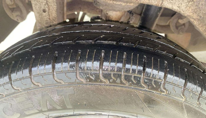 2016 Maruti Alto 800 LXI, Petrol, Manual, 70,806 km, Right Rear Tyre Tread