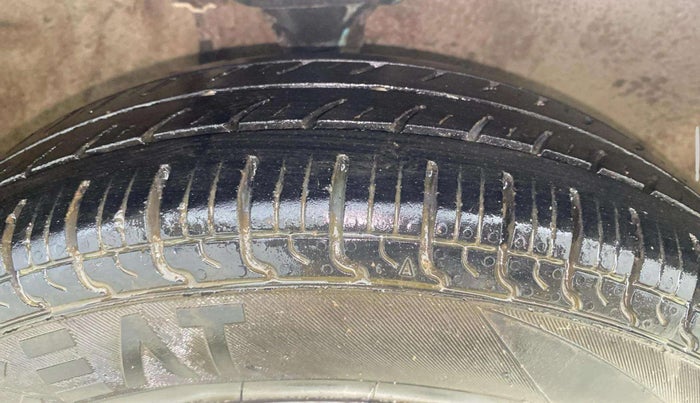 2016 Maruti Alto 800 LXI, Petrol, Manual, 70,806 km, Right Front Tyre Tread