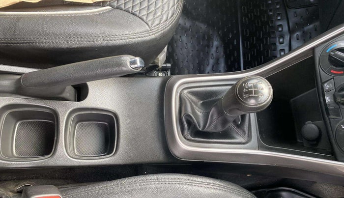 2021 Maruti S Cross SIGMA 1.5, Petrol, Manual, 72,367 km, Gear Lever