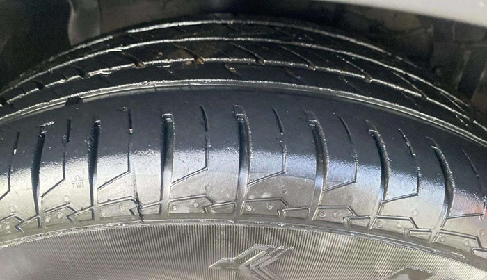 2021 Maruti S Cross SIGMA 1.5, Petrol, Manual, 72,367 km, Right Front Tyre Tread